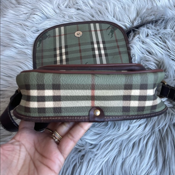 "Rare" Vintage Burberry Crossbody NovaCheck - Picture 5 of 16